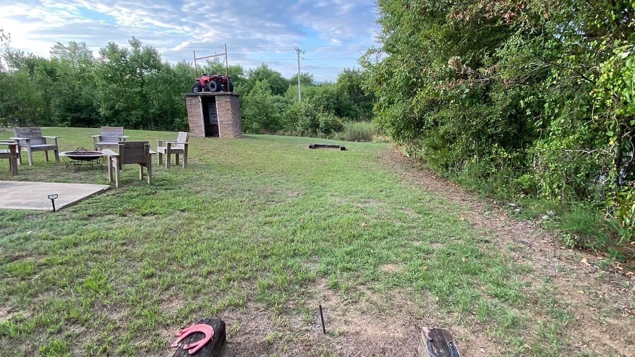 Photo of Outdoor in Bates