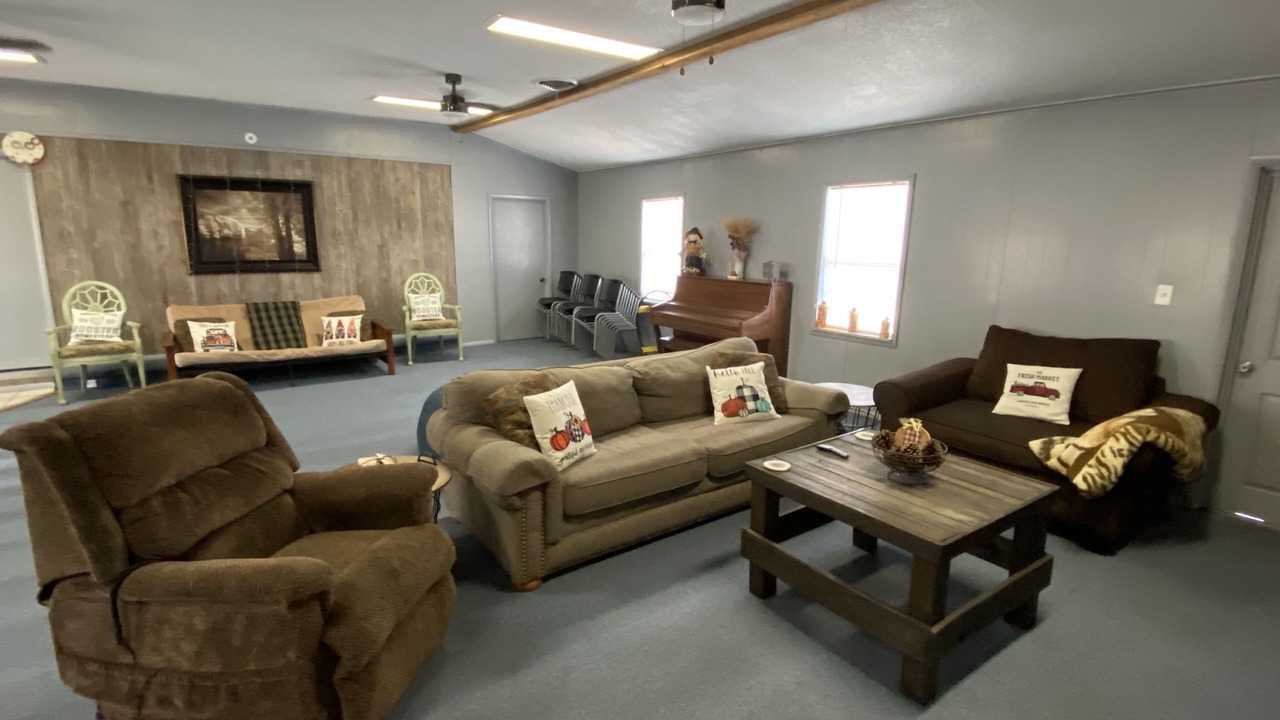 Photo of Livingroom in Bates