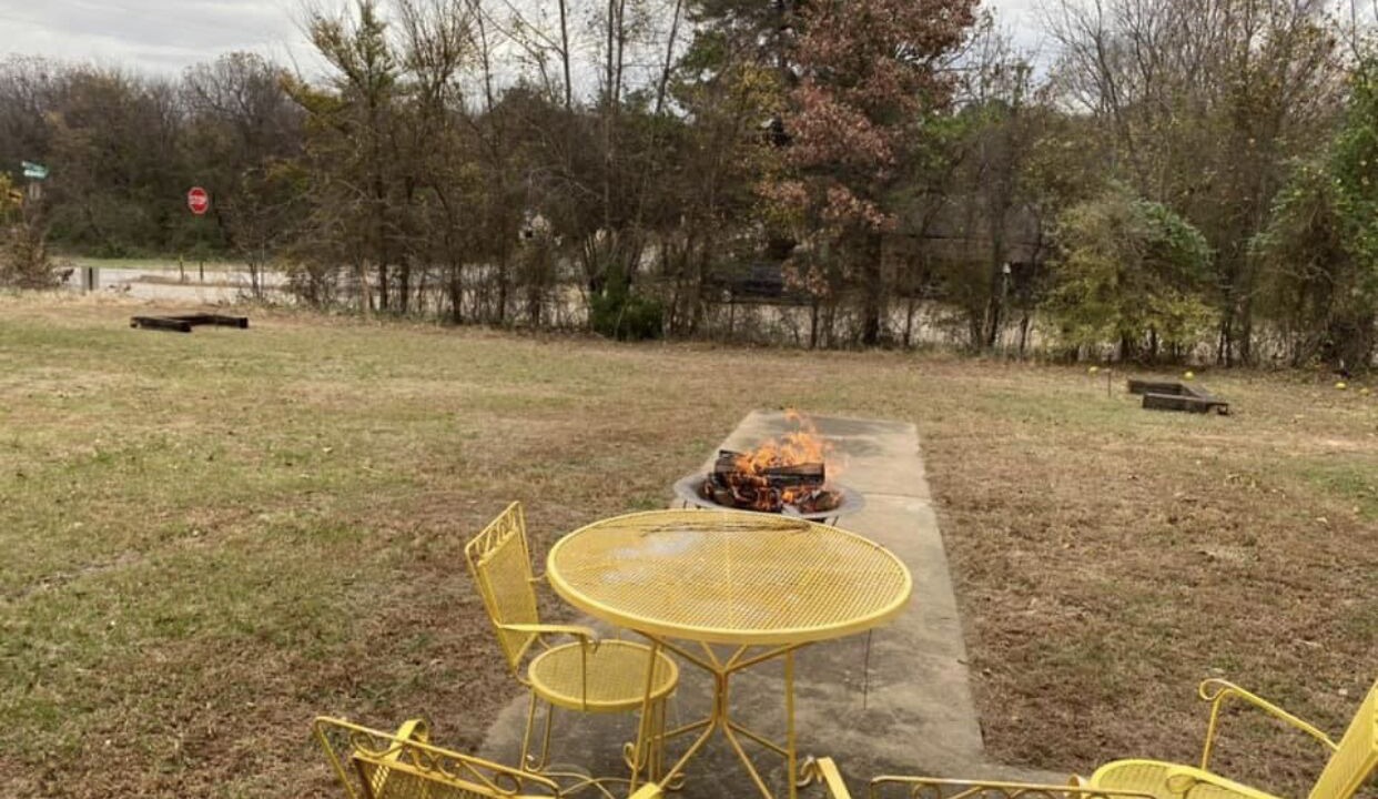 Photo of Outdoor in Bates
