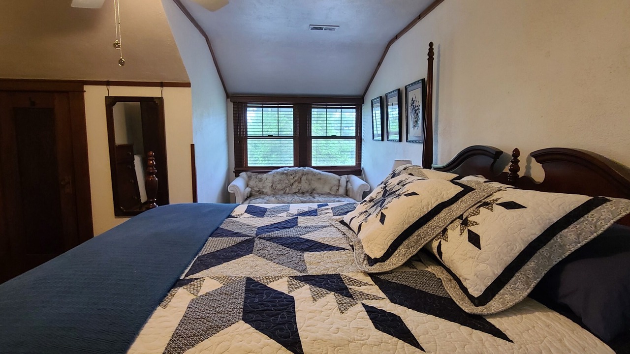 Photo of Bedroom in Lowesville