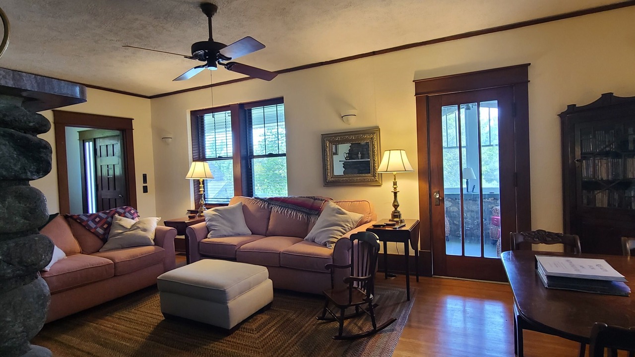 Photo of Livingroom in Lowesville