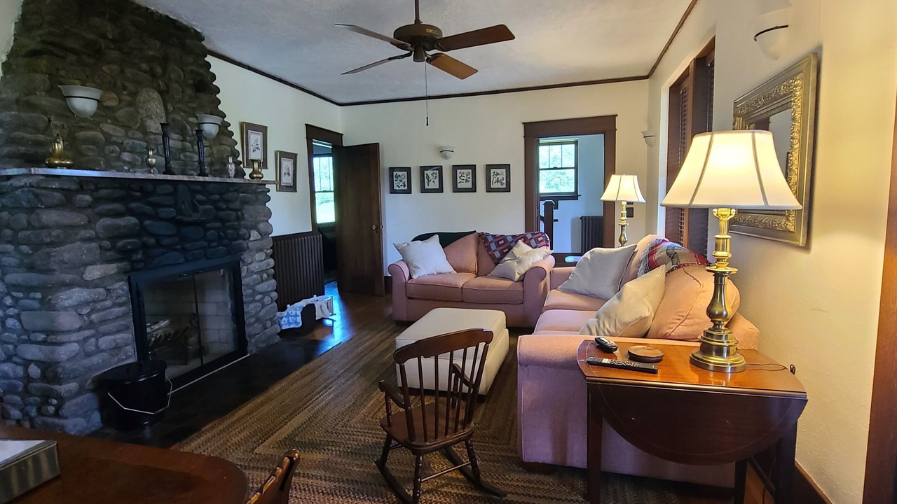 Photo of Livingroom in Lowesville