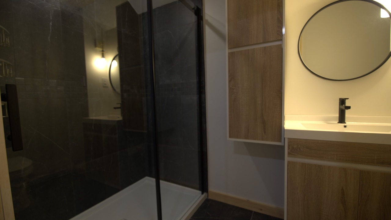 Photo of Bathroom in Leslie-Clapham-et-Huddersfield