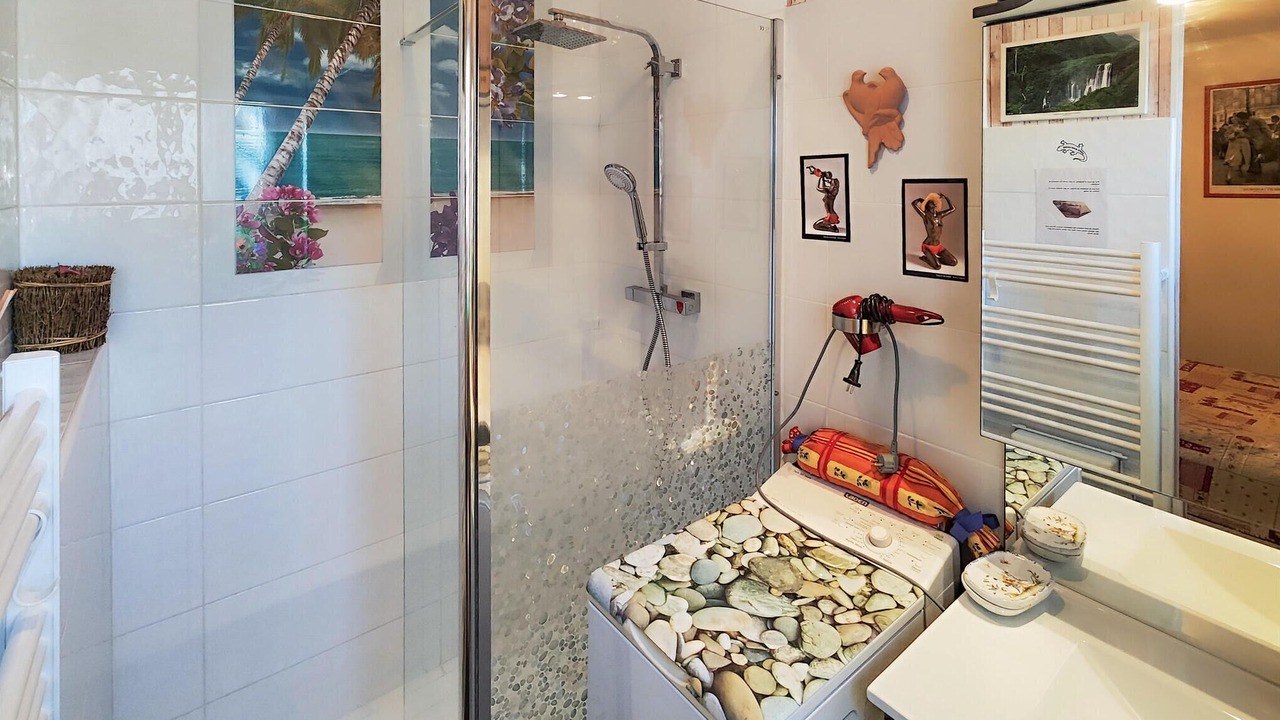 Photo of Bathroom in Capestang