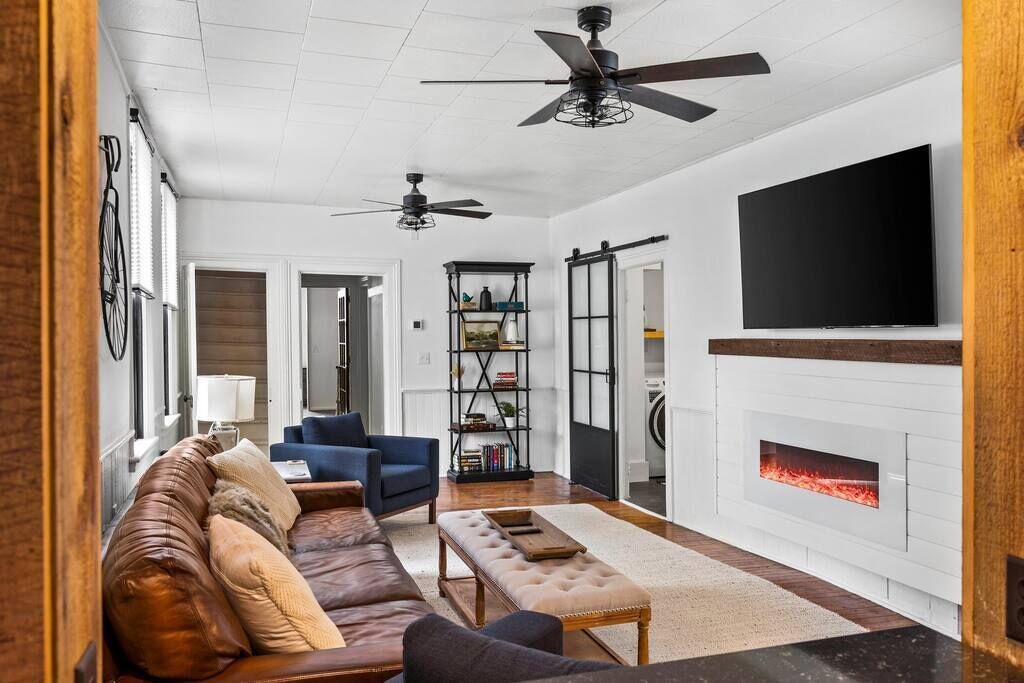 Photo of Livingroom in Suttons Bay