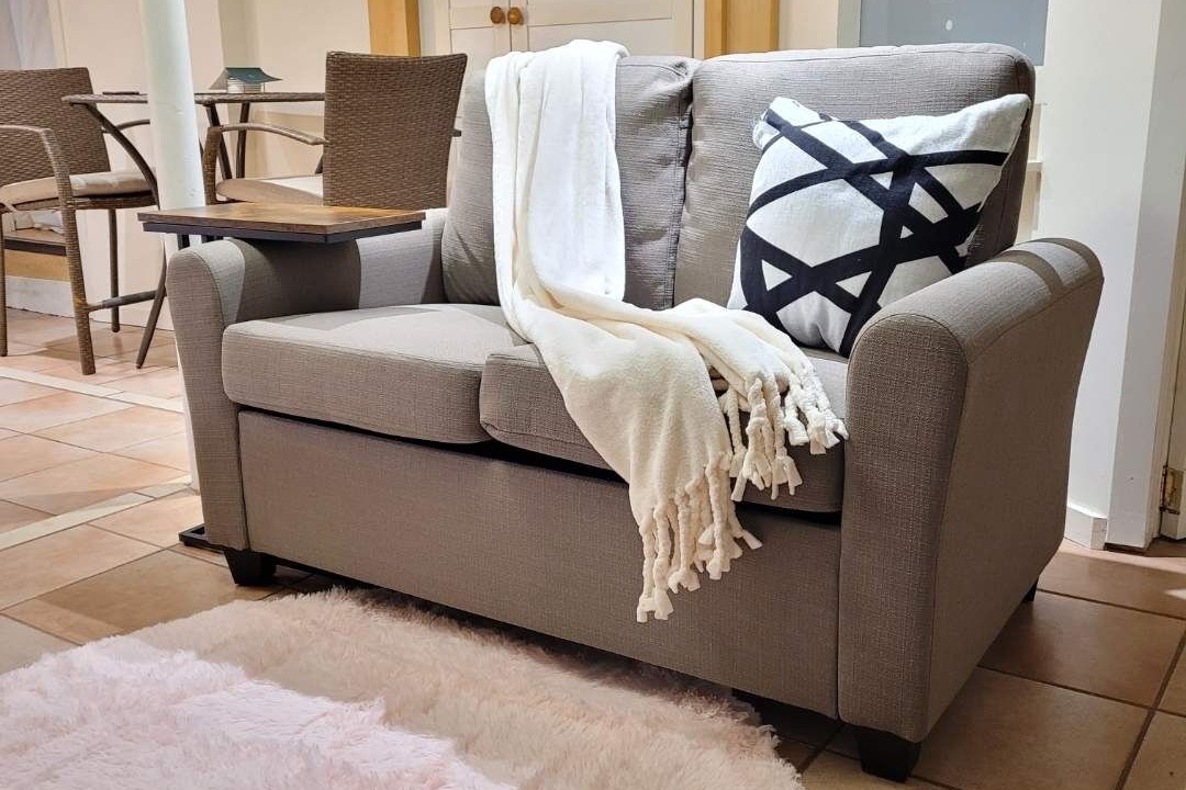 Photo of Livingroom in Oakwood Village