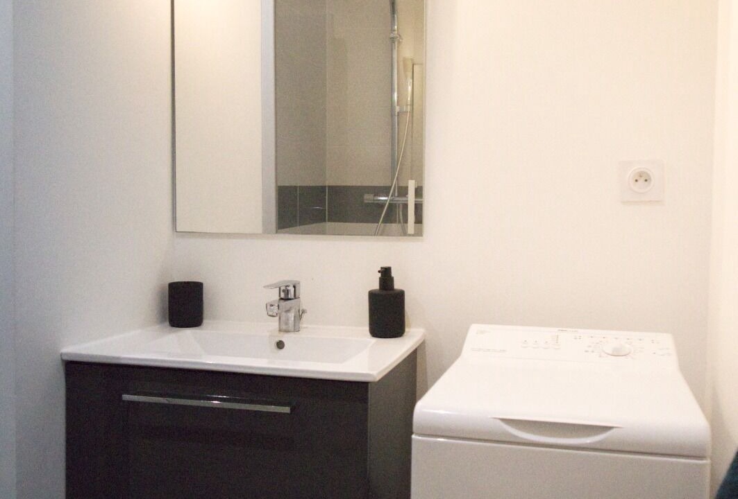 Photo of Bathroom in Quartier Saint-Marc - Croix de Pierre - Saint-Nicaise