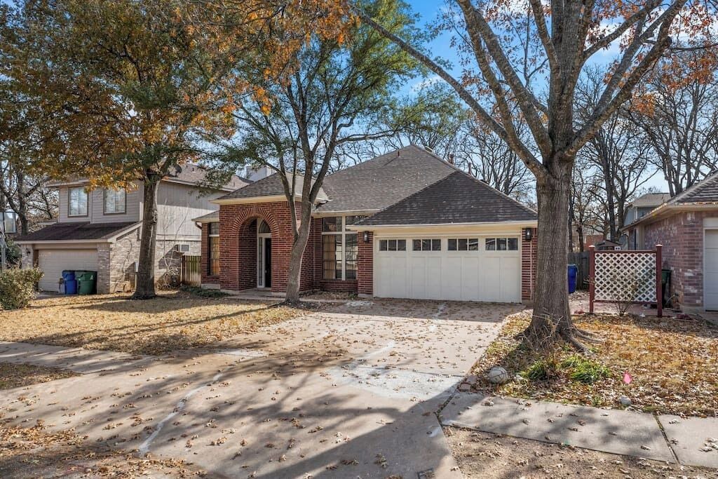 Photo of Outdoor in McNeil