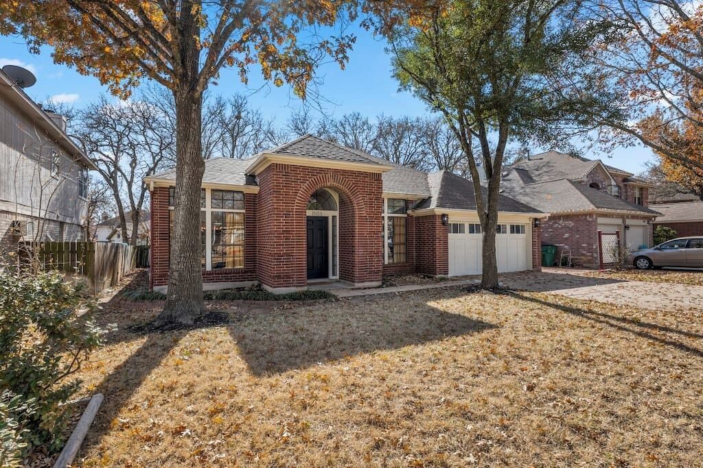 Photo of Outdoor in McNeil