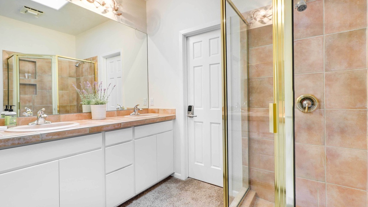 Photo of Bathroom in Apache Shores