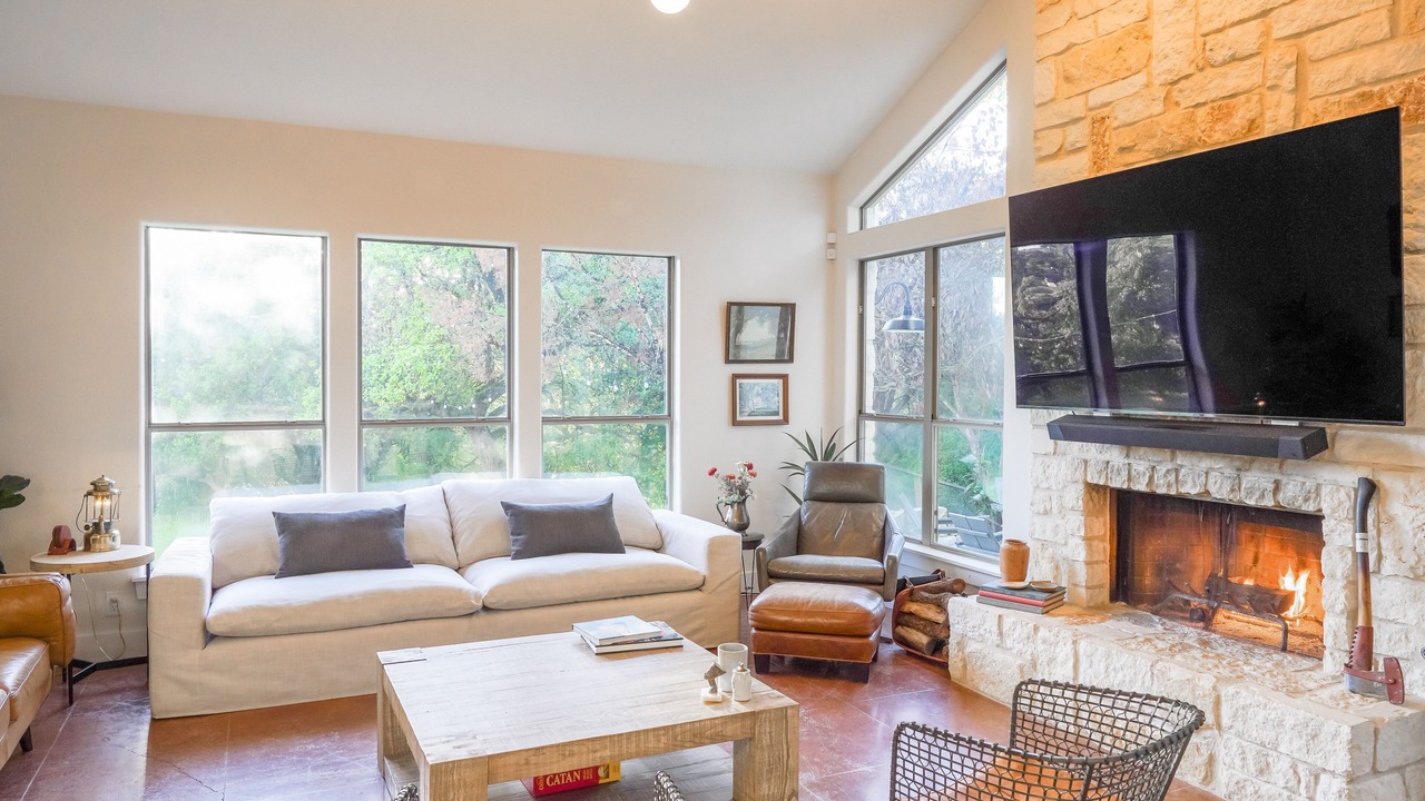 Photo of Livingroom in Apache Shores