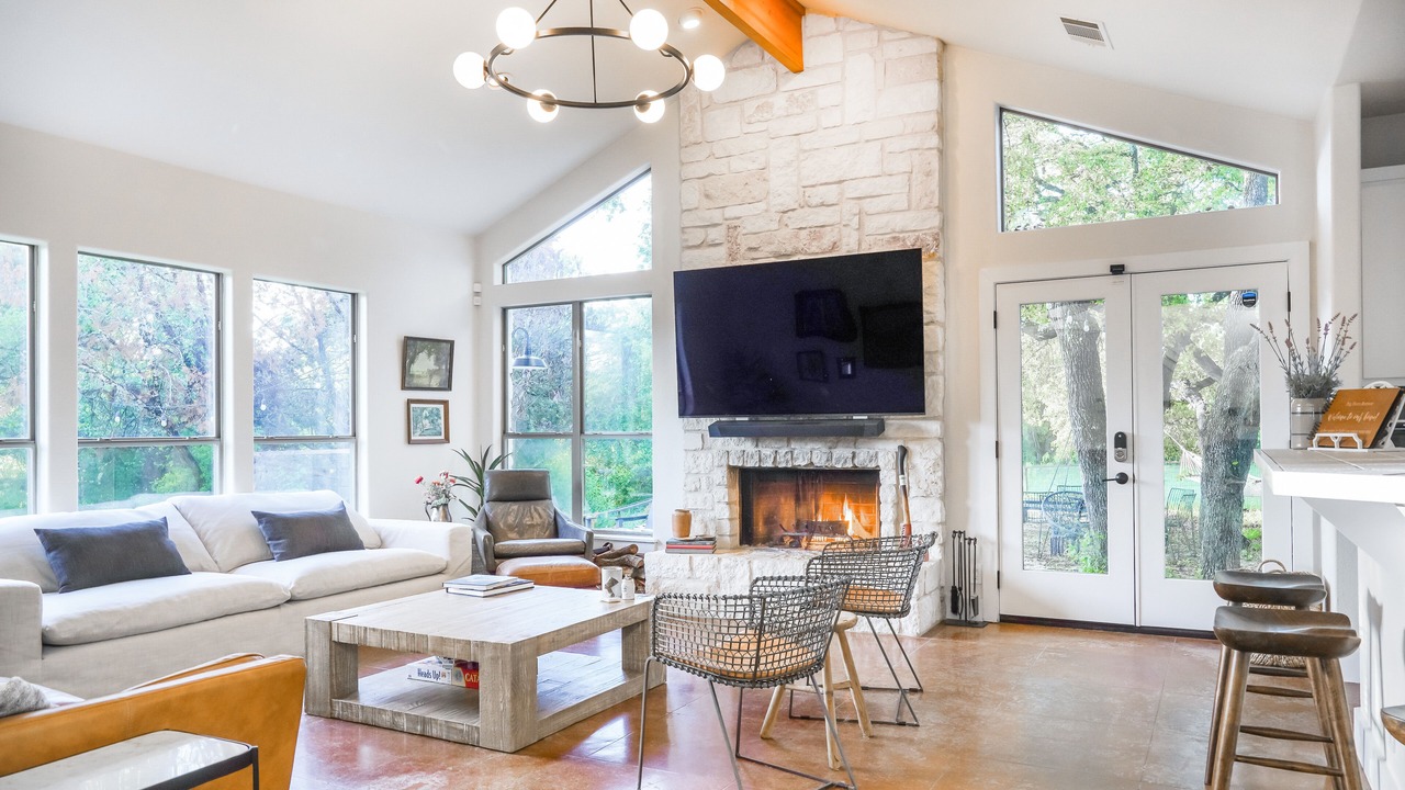 Photo of Livingroom in Apache Shores