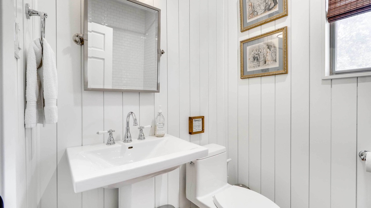 Photo of Bathroom in Apache Shores