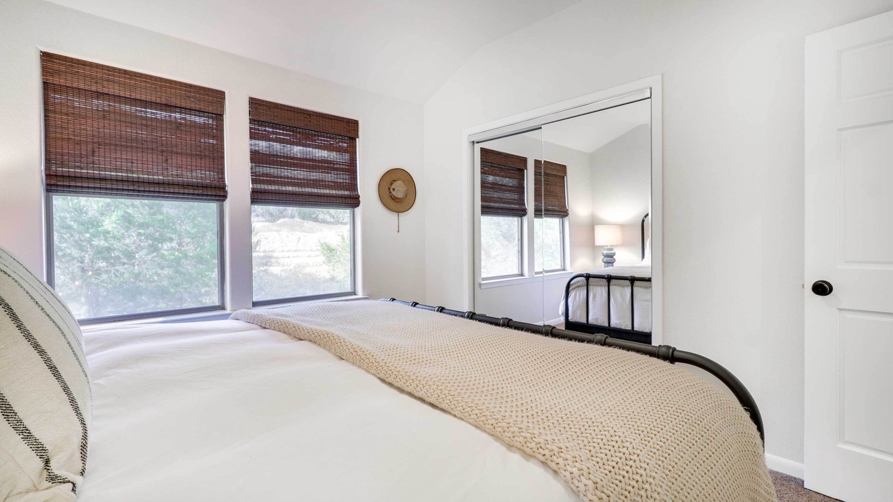 Photo of Bedroom in Apache Shores