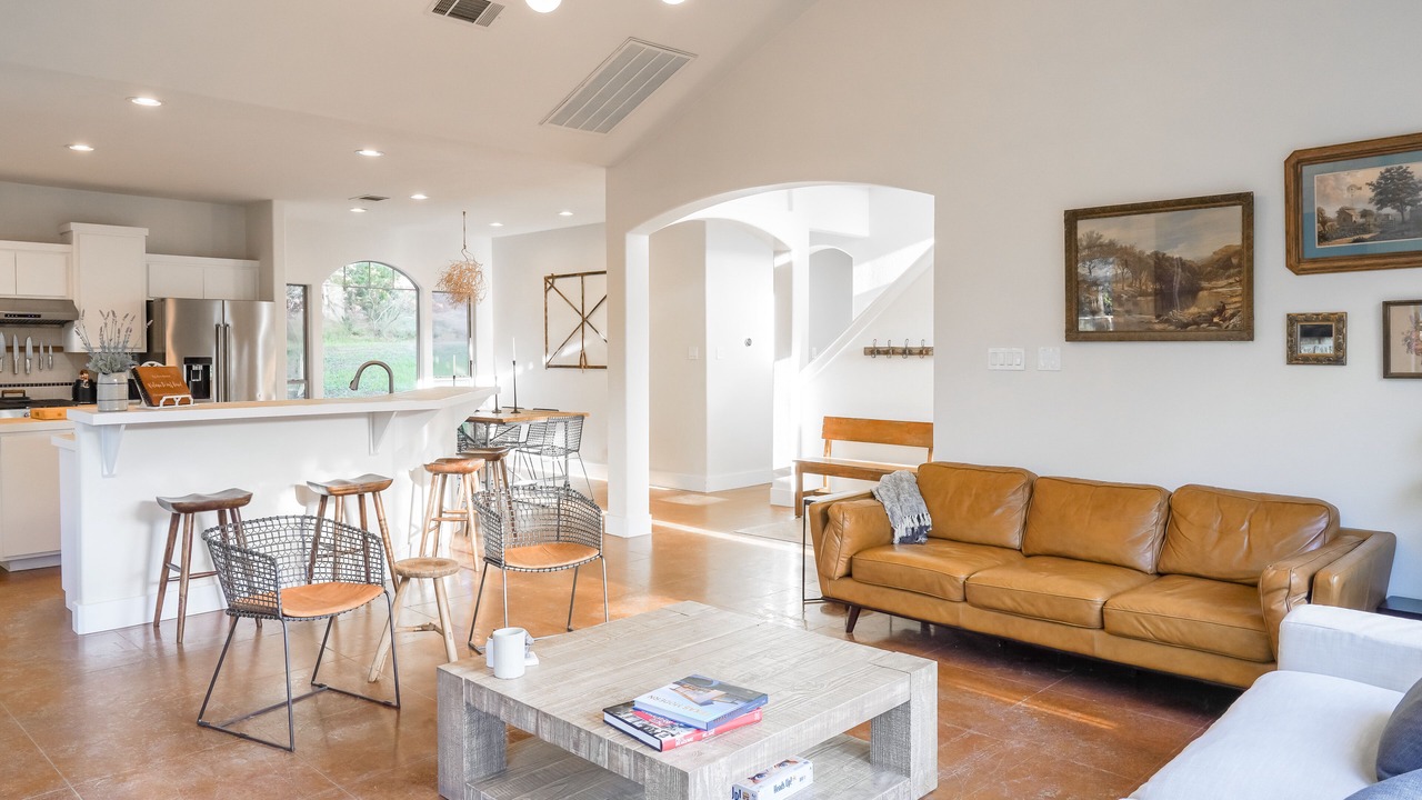 Photo of Livingroom in Apache Shores