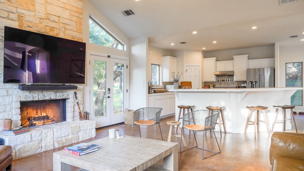 Photo of Livingroom in Apache Shores