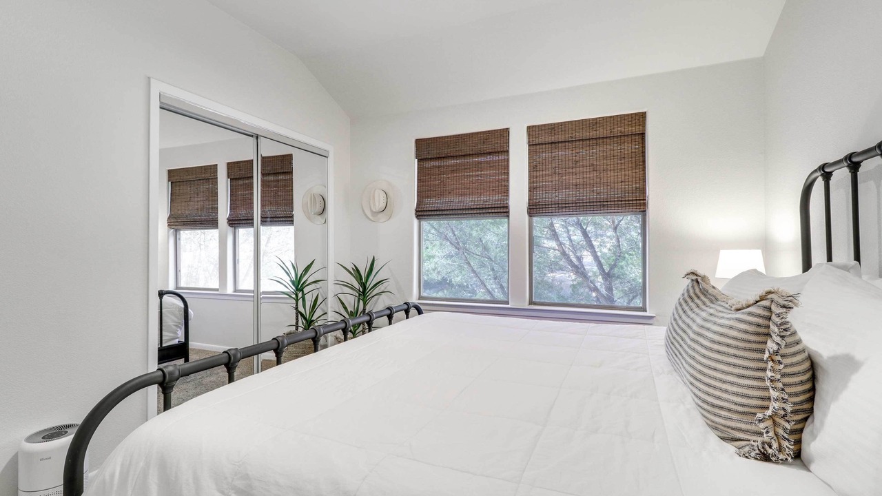 Photo of Bedroom in Apache Shores