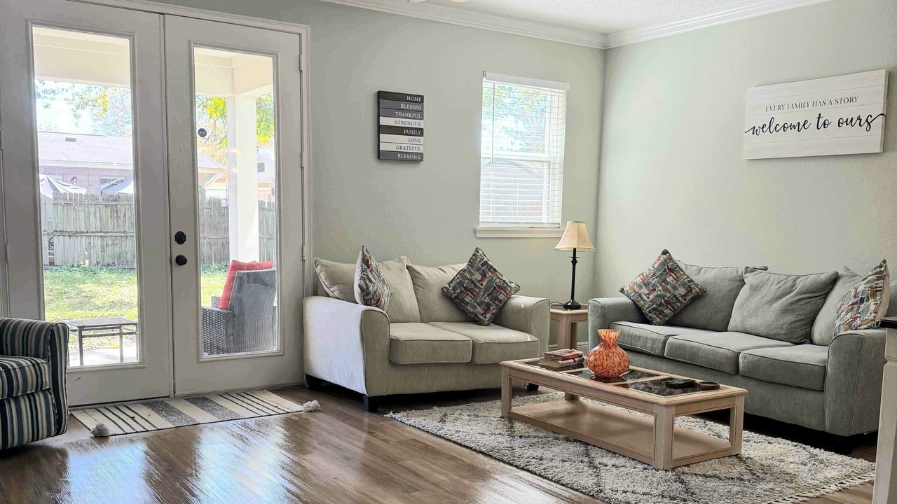 Photo of Livingroom in Wadeview Park