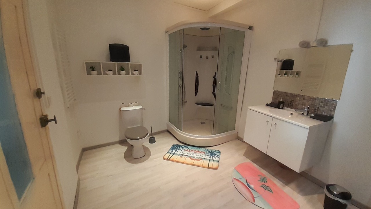 Photo of Bathroom in Quillan