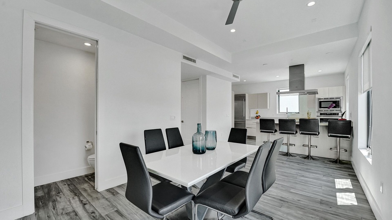 Photo of Livingroom in North Beach