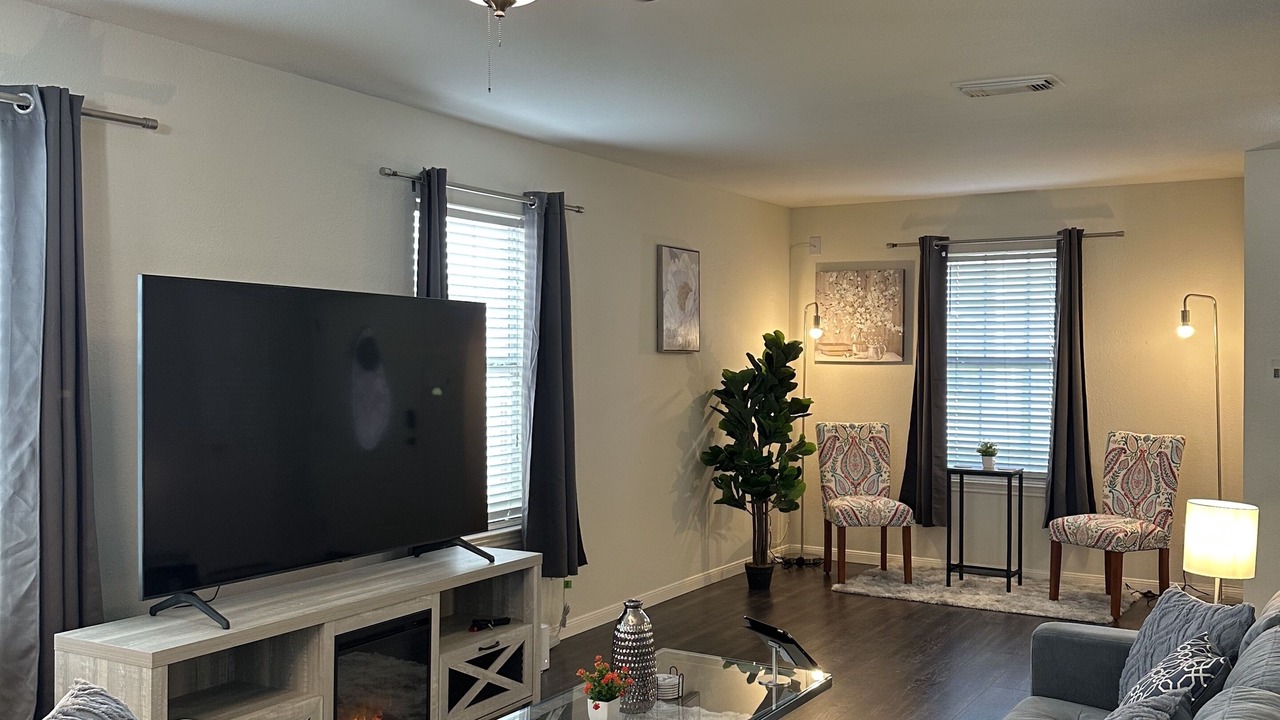 Photo of Livingroom in Cypress