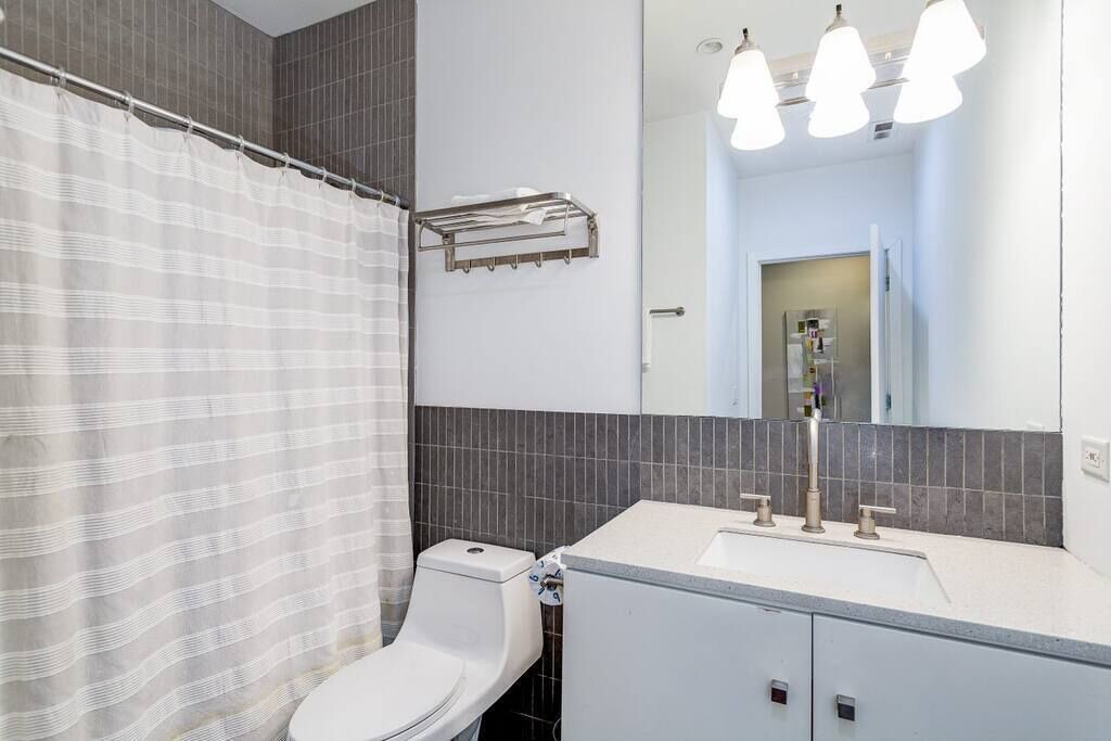 Photo of Bathroom in River North