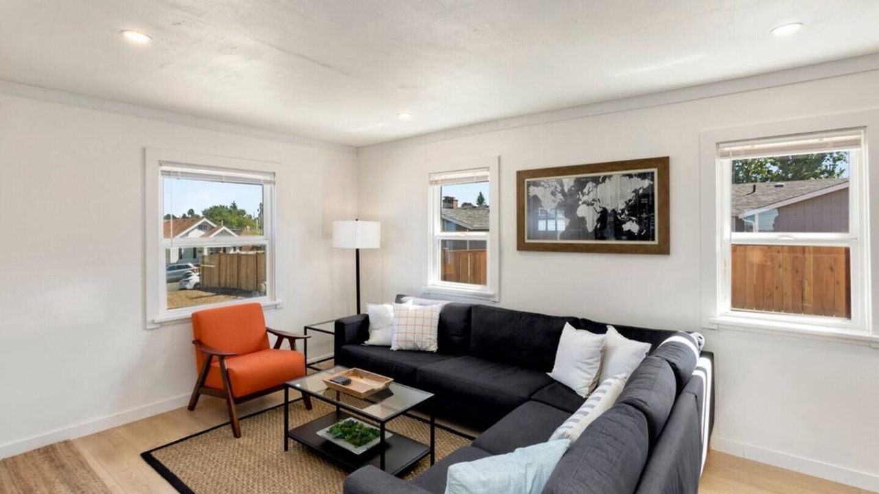 Photo of Livingroom in West End
