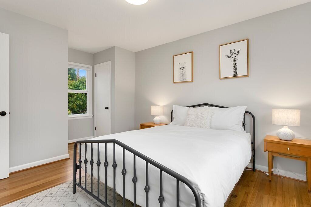 Photo of Bedroom in Shoreline