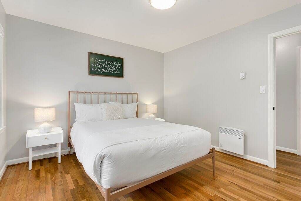 Photo of Bedroom in Shoreline