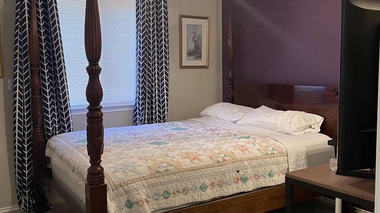 Photo of Bedroom in Springbrook