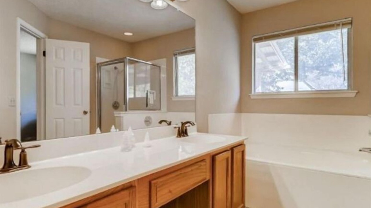 Photo of Bathroom in Springbrook