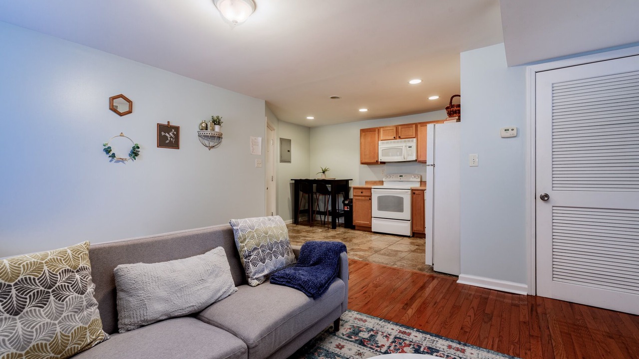 Photo of Livingroom in Clifton Heights