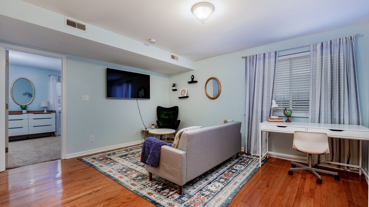 Photo of Livingroom in Clifton Heights