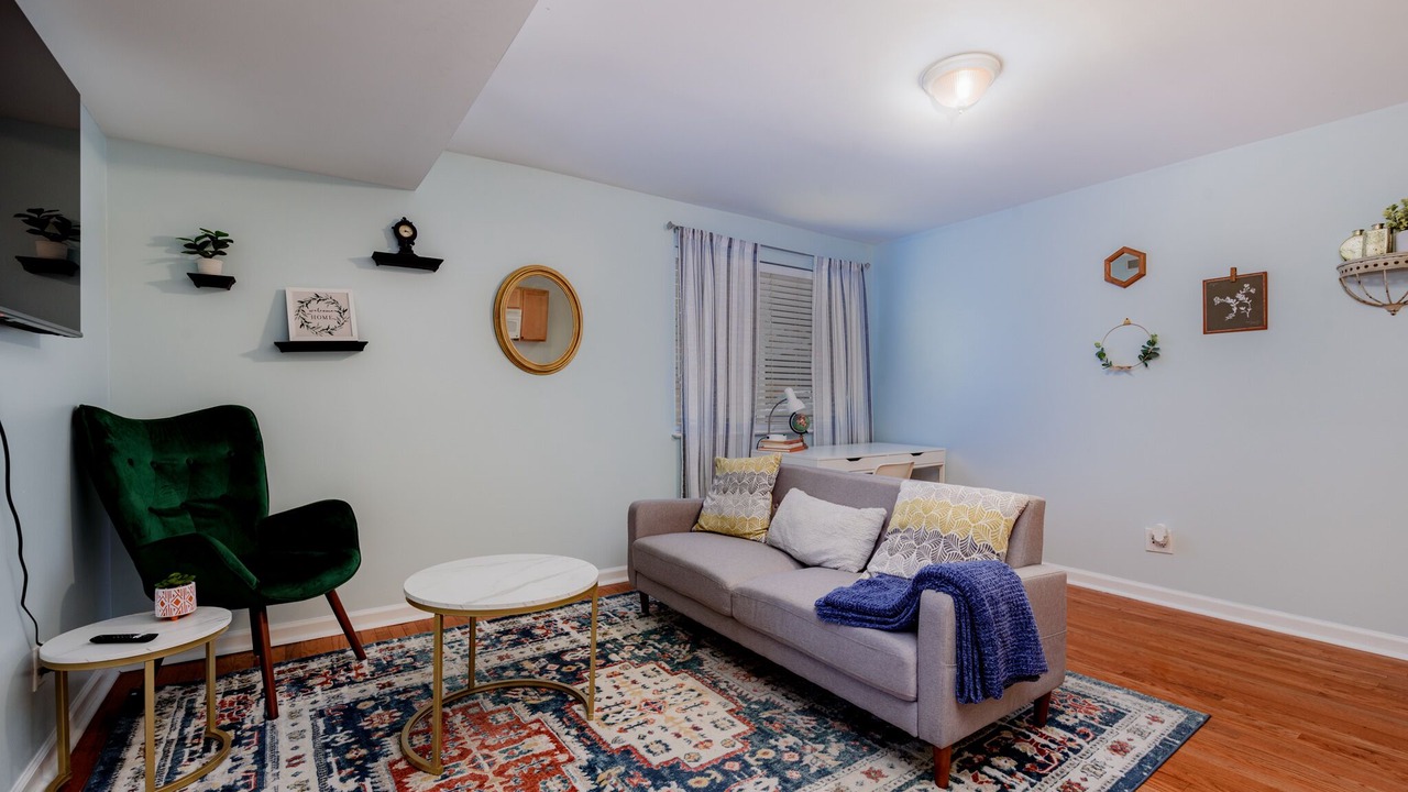 Photo of Livingroom in Clifton Heights