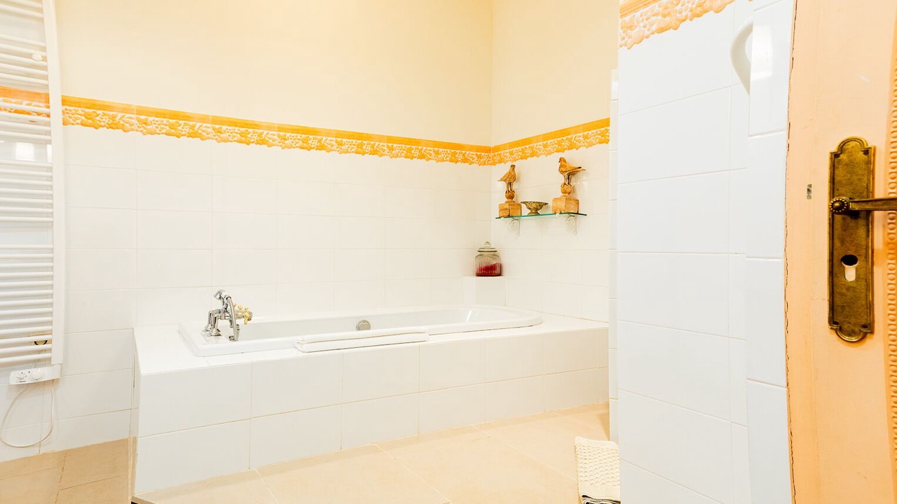 Photo of Bathroom in Loriol-du-Comtat