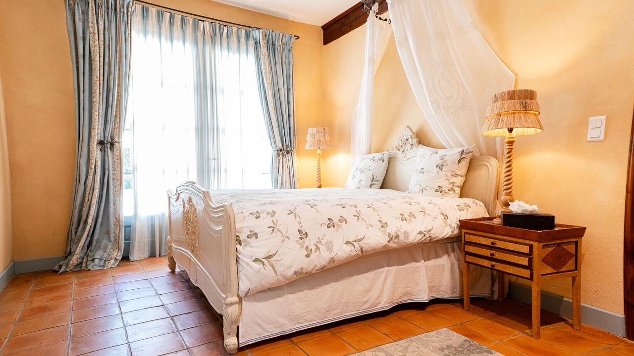 Photo of Bedroom in Loriol-du-Comtat