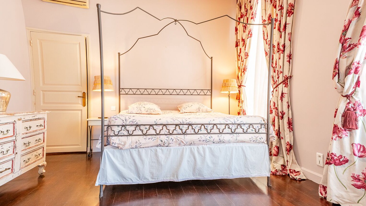 Photo of Bedroom in Loriol-du-Comtat