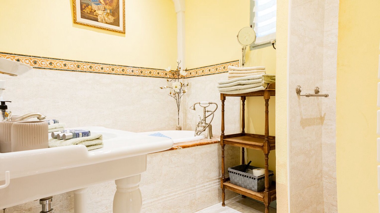 Photo of Bathroom in Loriol-du-Comtat