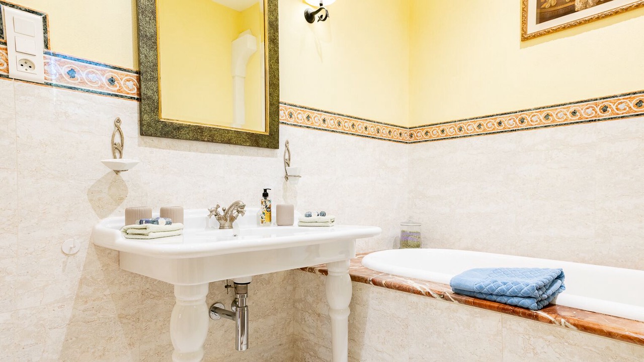 Photo of Bathroom in Loriol-du-Comtat