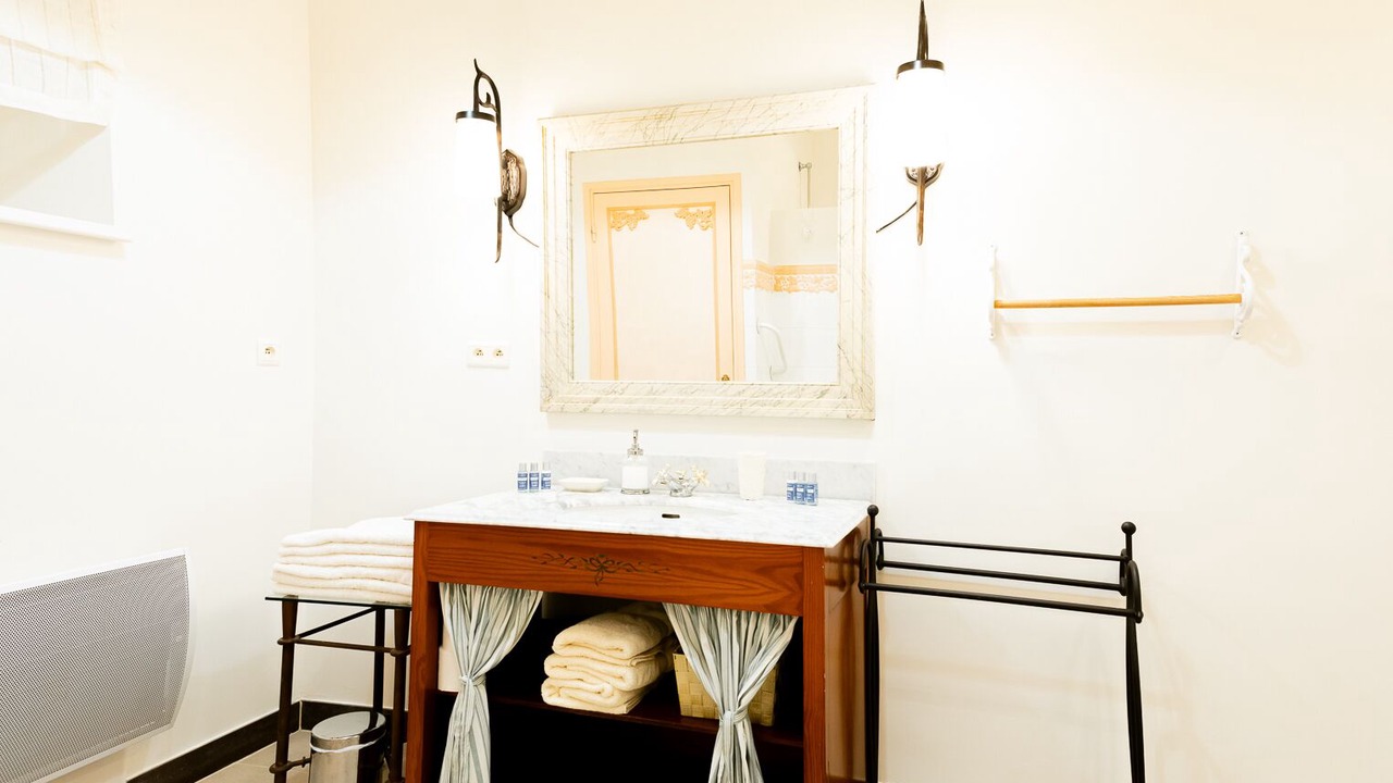 Photo of Bathroom in Loriol-du-Comtat