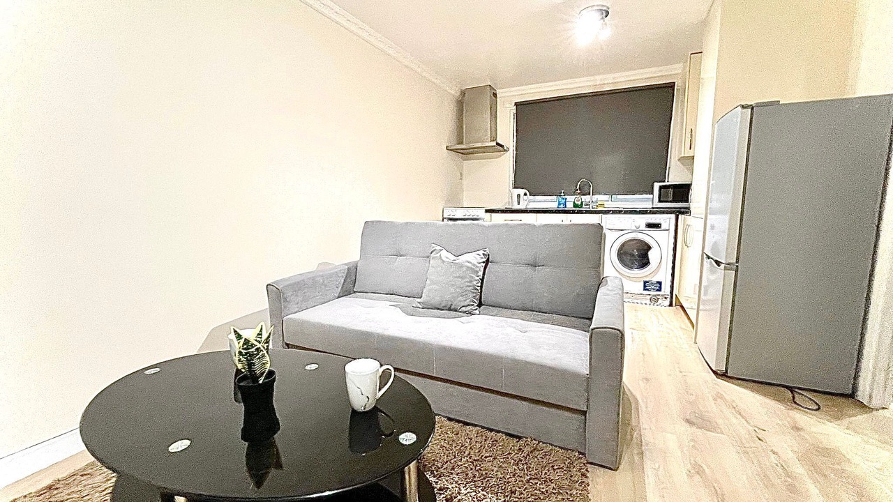 Photo of Livingroom in Hounslow Heath