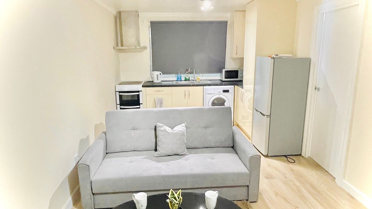 Photo of Livingroom in Hounslow Heath