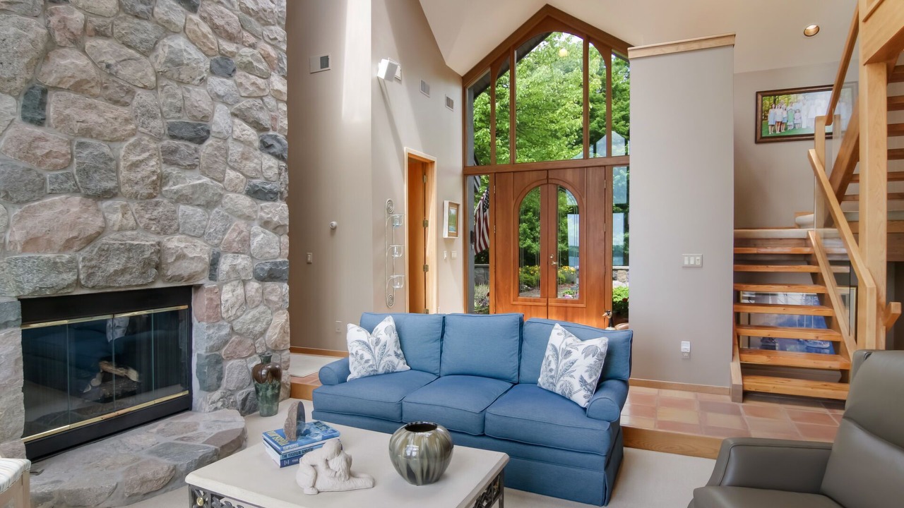 Photo of Livingroom in Central Lake