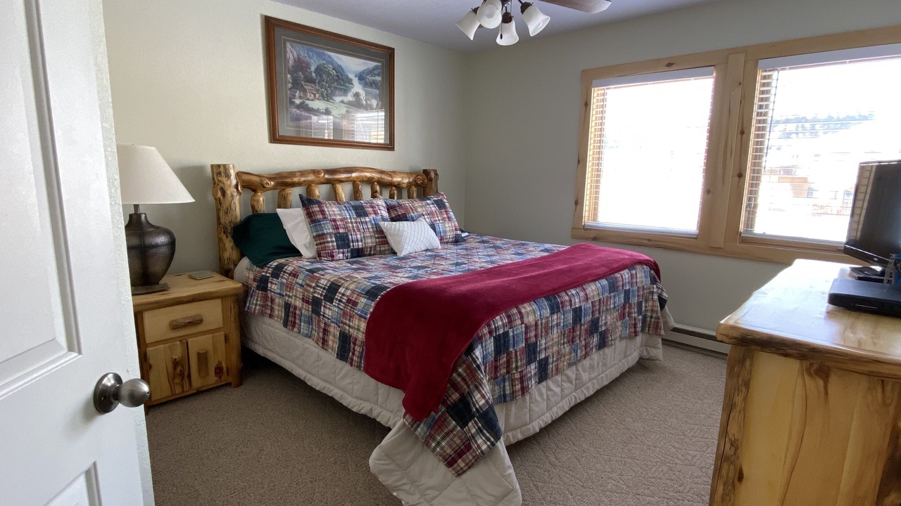 Photo of Bedroom in South Fork