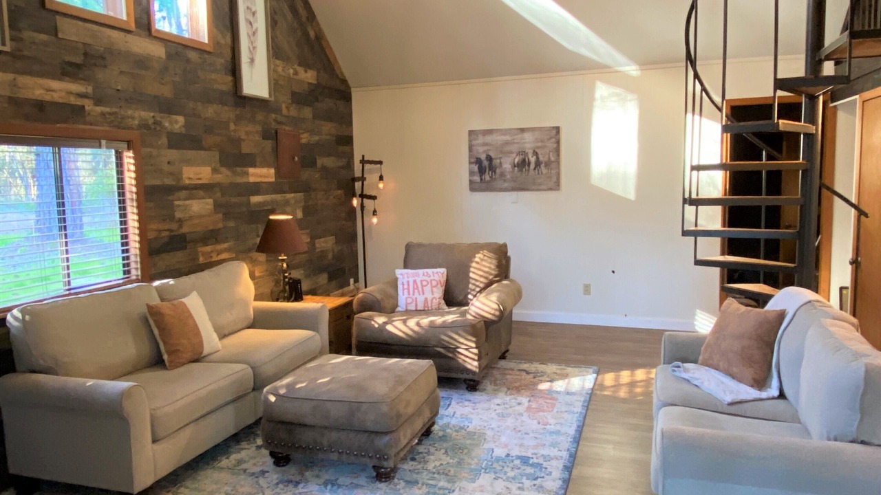Photo of Livingroom in Cleveland