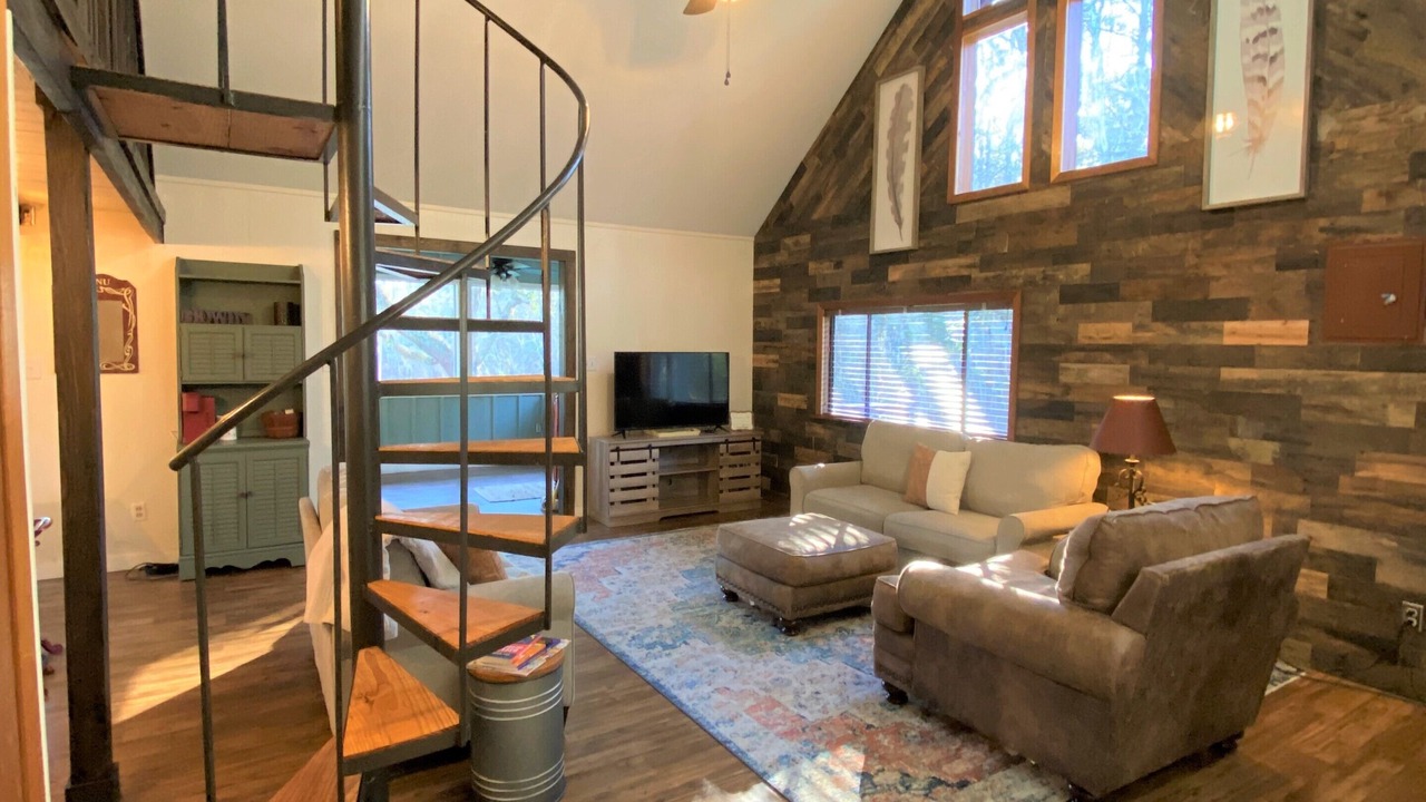 Photo of Livingroom in Cleveland