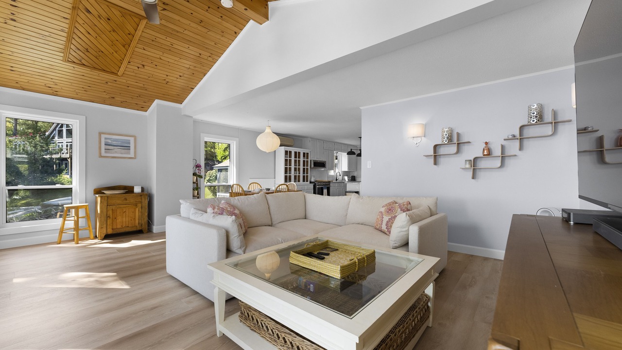 Photo of Livingroom in Pembroke