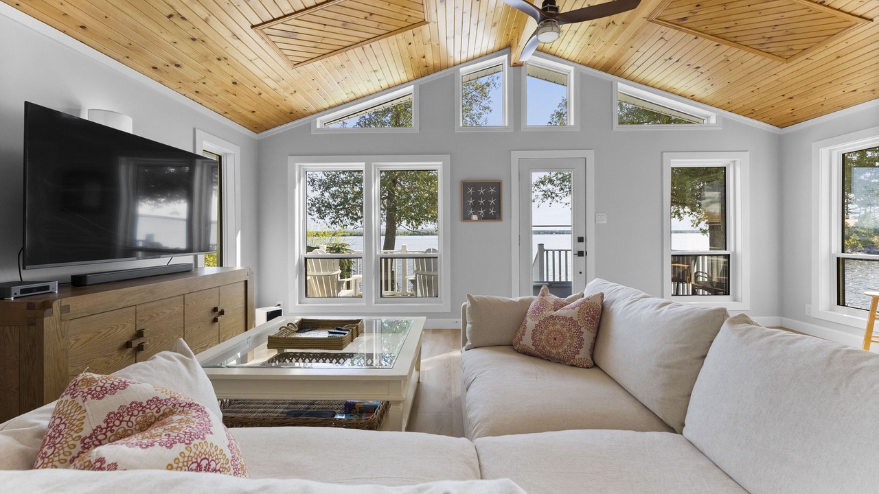 Photo of Livingroom in Pembroke