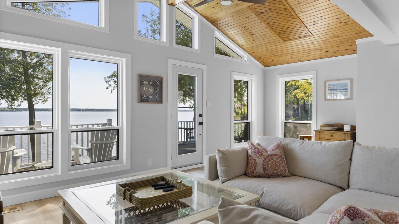 Photo of Livingroom in Pembroke
