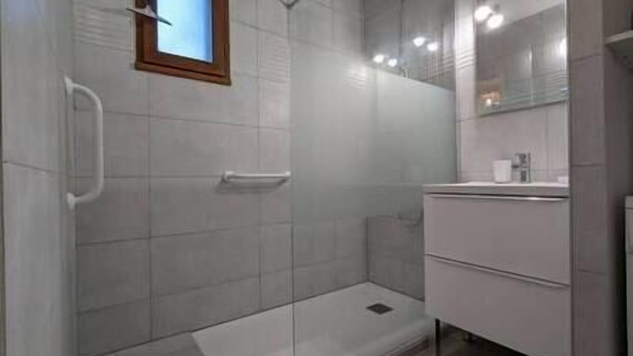 Photo of Bathroom in Greoux-les-Bains